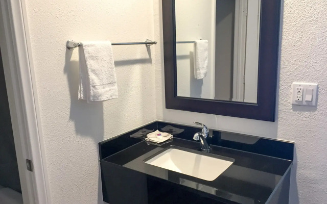 Motel 6 San Bernardino, CA - Downtown
