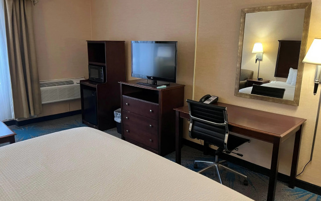 Days Inn by Wyndham Duluth Lakewalk