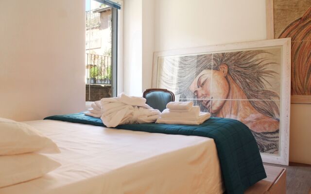 Trevi Fountain 2BR Apartment