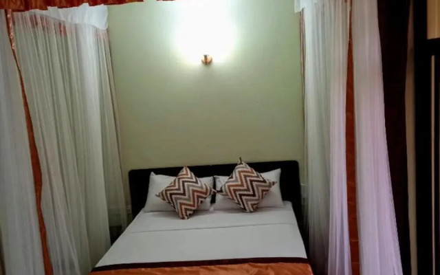 CaliTwapa Hotel & Restaurant
