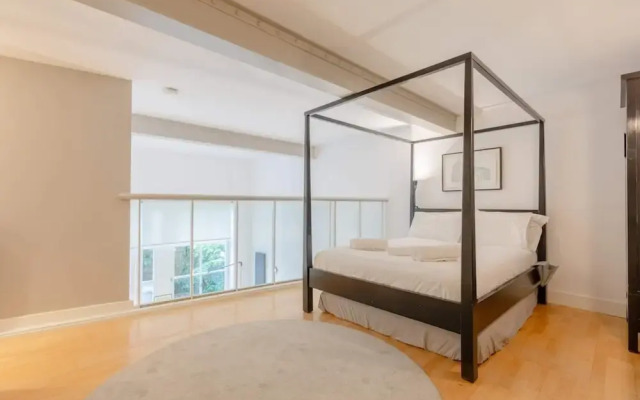 Chic 1BD Maisonette W/hot Tub, King's Cross!