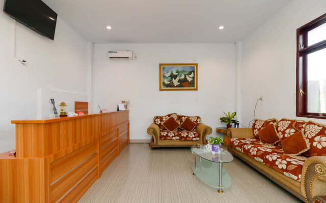 RedDoorz Plus near Kualanamu International Airport 2