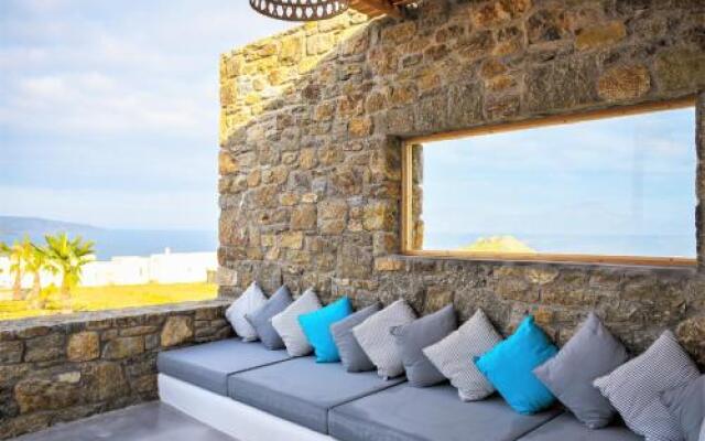 THA-LIA Myconian Suites and Studios