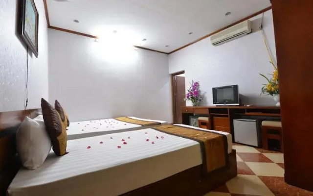 Lake Side Hostel