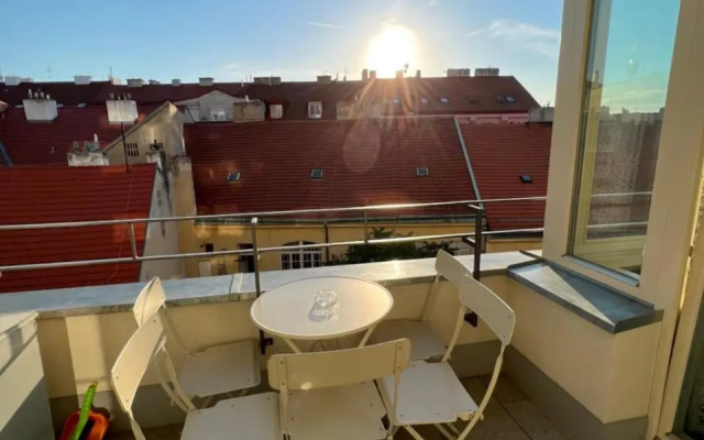 The Dante Prague Apartments - Family Apartments with FREE PARKING
