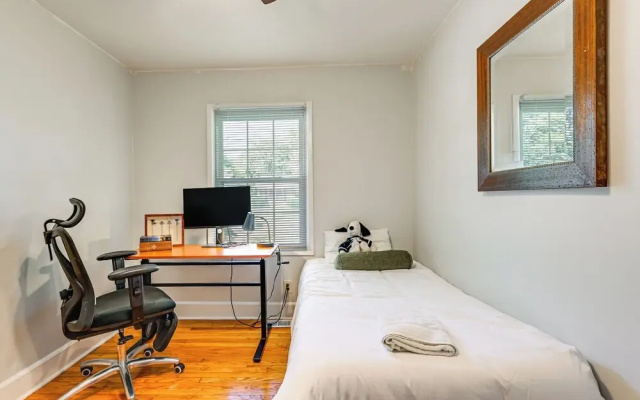 Eclectic Winston-salem Home: 3 Mi to Downtown!