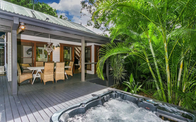 Bottlebrush Cottage