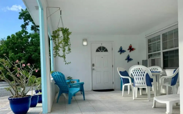 S2B Blue Pavilion - Beach Transfers Meals Tours Island Retro Chic