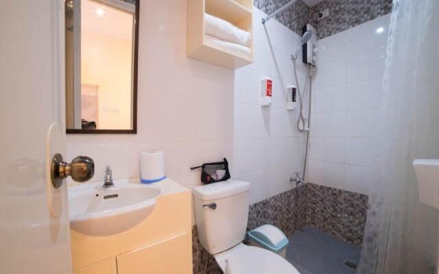 RedDoorz Plus @ Ruby Las Pinas Weekly Stay
