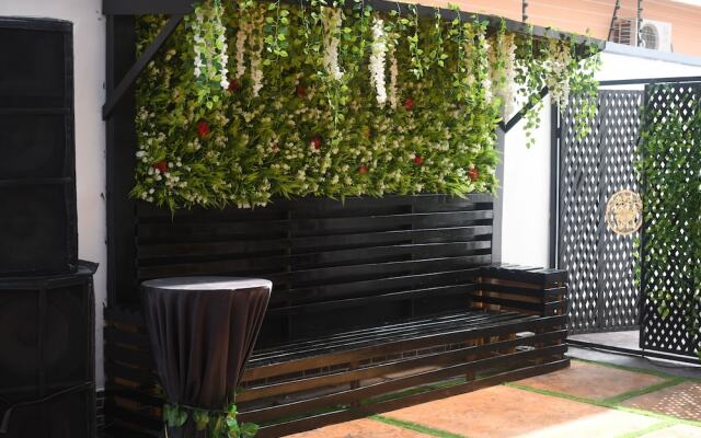 247 Luxury Hotel & Apartment Ajah