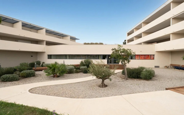 Seaside Stay for Two Guests