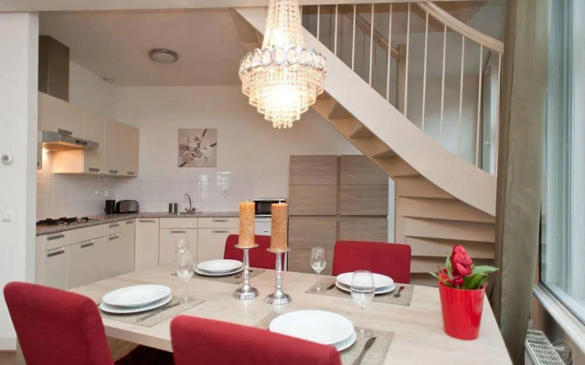 Dam Deluxe Apartments