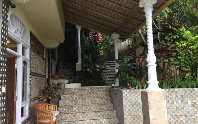 Tirta Asri Ubud Villa