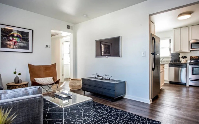 Nashville Skyline I 5 Minutes to Downtown