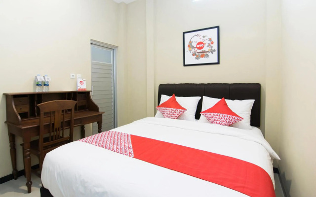 Super OYO 890 Dewi Fortuna Guest House