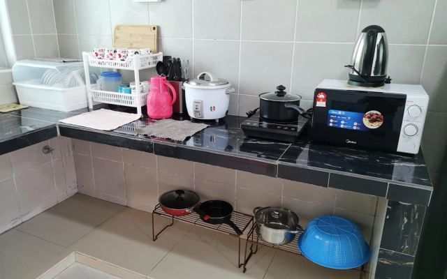 My Homestay N43 (14 pax) @ Golden Hills Night Market – Kitchen – Brinchang