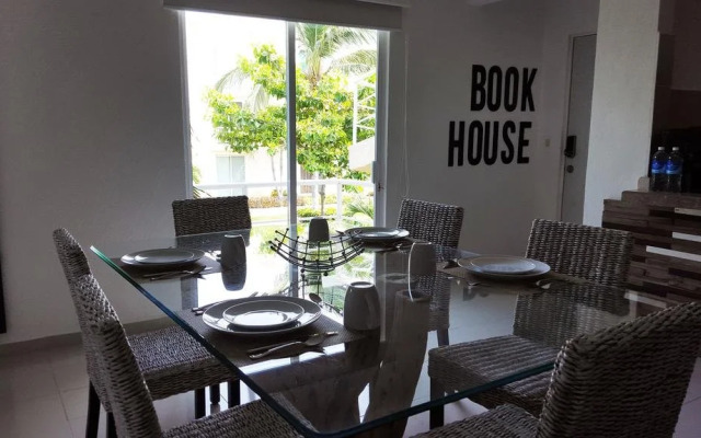 Alexia Marina Diamante