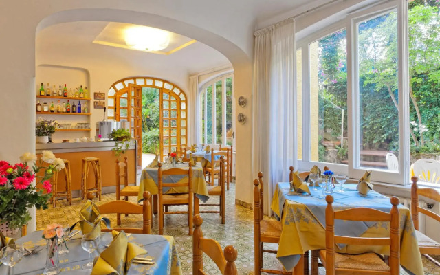 Hotel Cleopatra