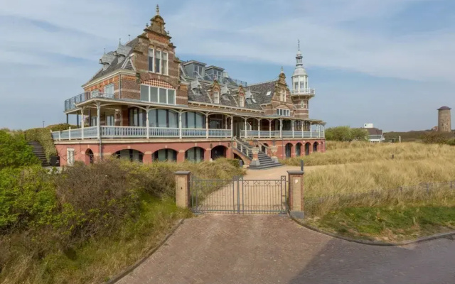 High-quality Holiday Apartment Right in the Center of Domburg