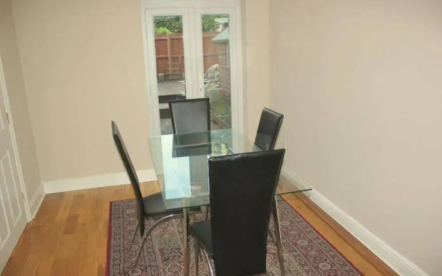 Peymans - The Barnwell Lodge Serviced Apartment