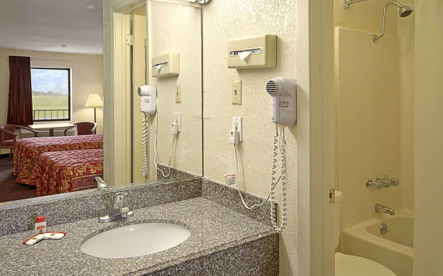 Super 8 By Wyndham Rayville