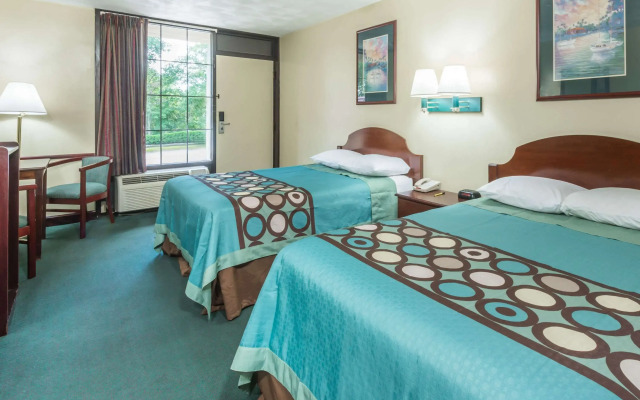 Super 8 by Wyndham West Greenwich/Providence