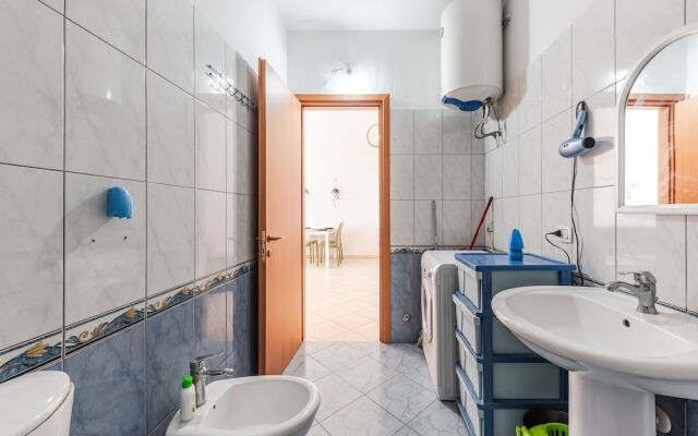 Central Main Square Apartment