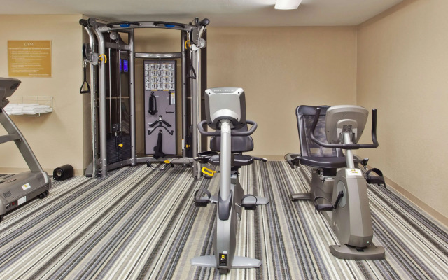 Sonesta Simply Suites Chicago Waukegan