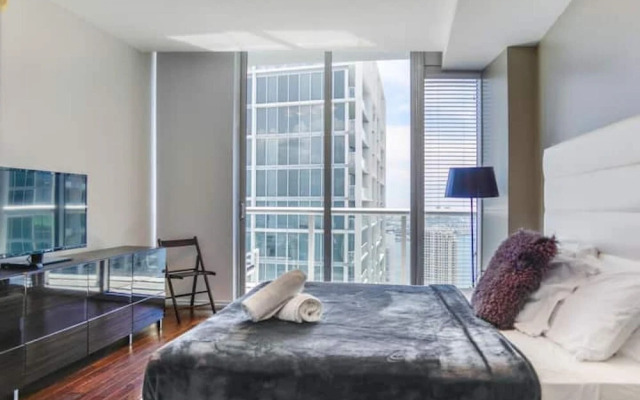 Luxury 1 BR Higher Penthouse Icon Brickell