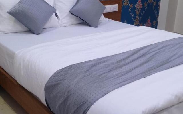 Hotel S G,Vadodara