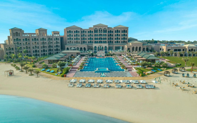 Royal Saray Resort