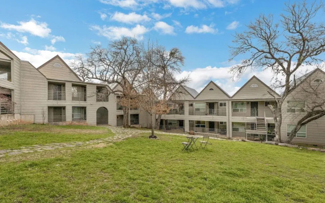 Cozy Retreat in Central East Austin