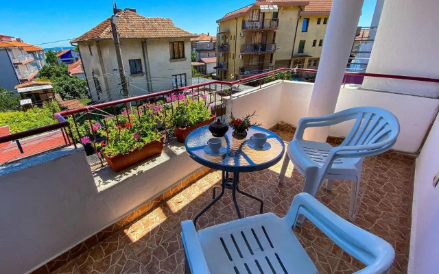 Apartments Yana