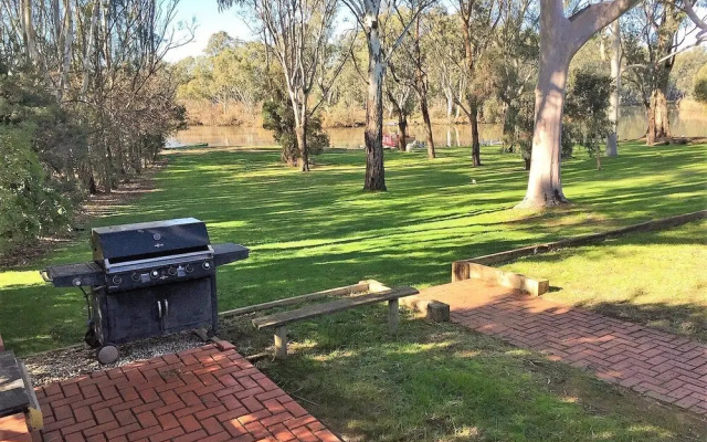 Water's Edge Bundalong