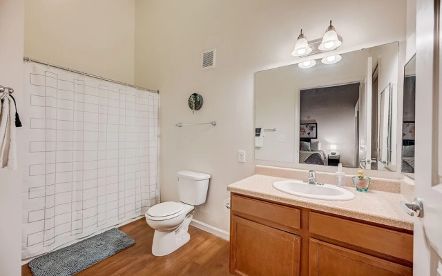 FRONTDESK 1010 Central Apts Downtown Indy