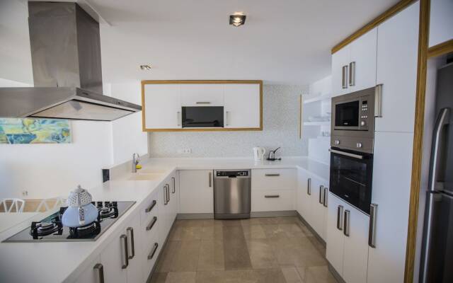 Villa Motion 1 by Akdenizvillam