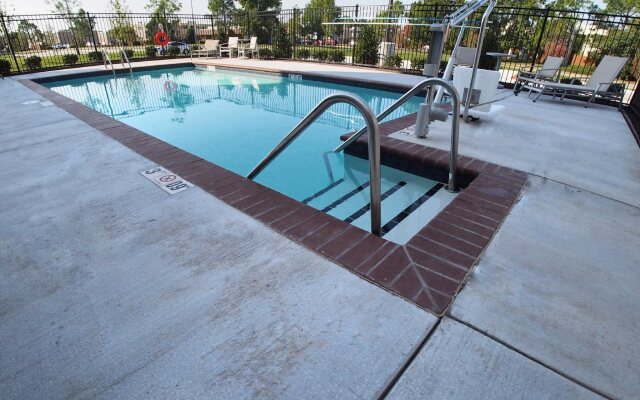 Holiday Inn Express & Suites Moore by IHG