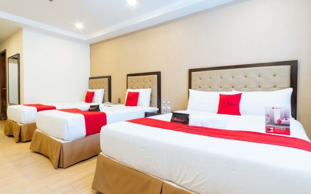 Aura One Hotel by RedDoorz