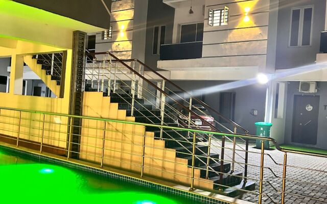 Luxury Shortlet Apartment LBS, AJAH
