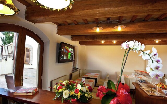 Villa in Cannara With Pool Near Assisi