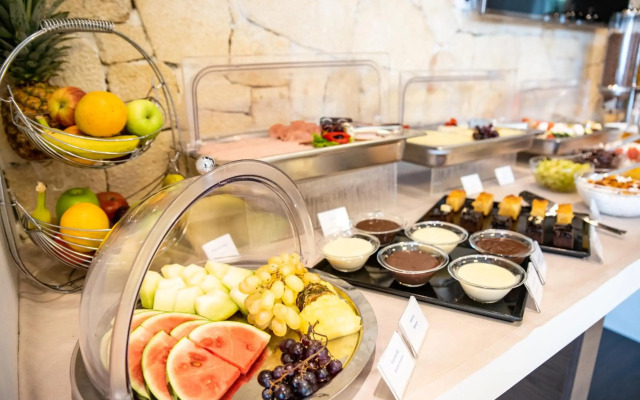 Lagaria Hotel & Apartments