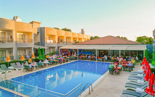 Sayanora Hotel & Park