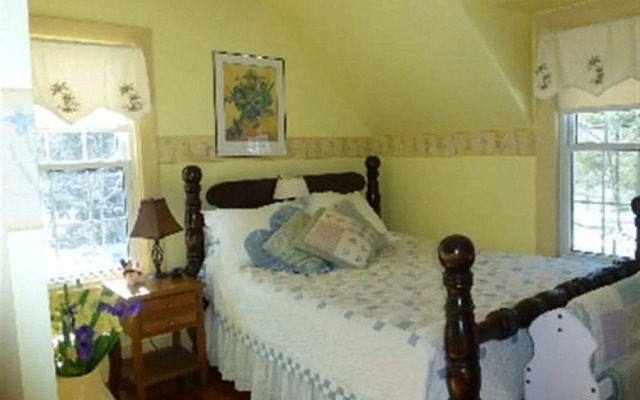 Spruce Moose Lodge and Cottages