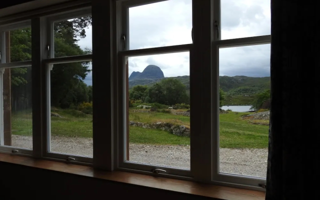 Glencanisp Lodge