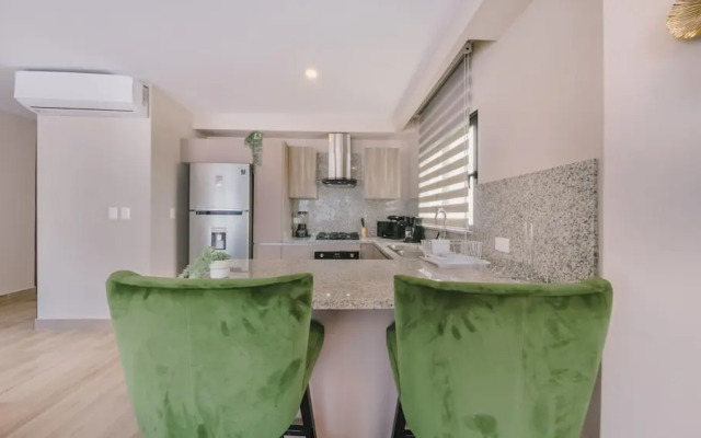 Regatta Living ll With Breakfast Included - 907