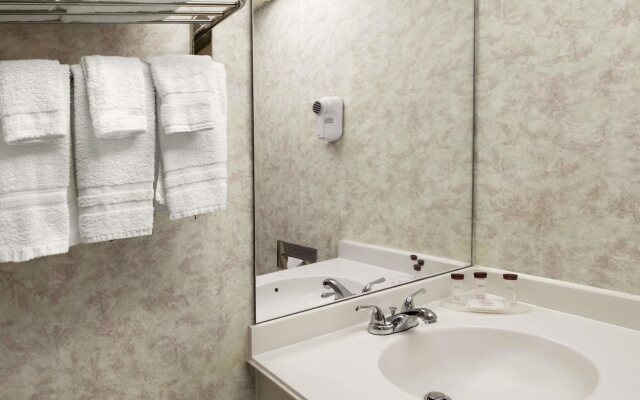 Space Coast Hotel -Titusville/Kennedy Space Center