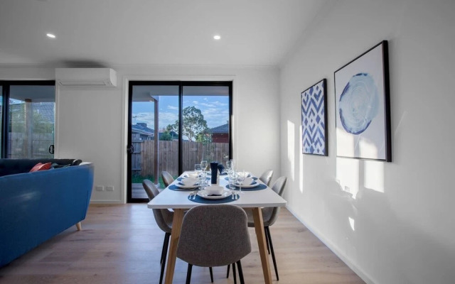 Trendy Sweet Home In Blackburn South