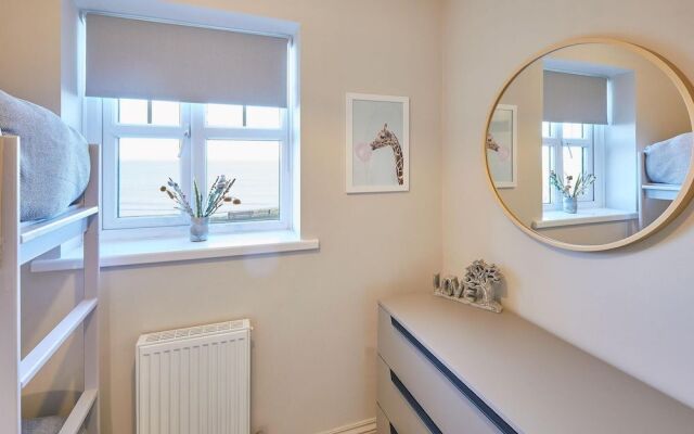 Host Stay Salty Seaview