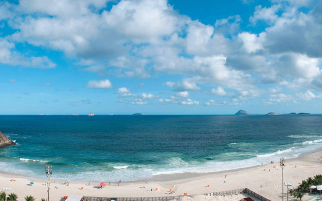 Arena Leme Hotel