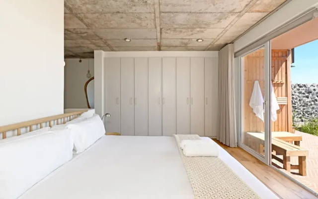 Elegant Camps Bay Eco Pool Sauna Views